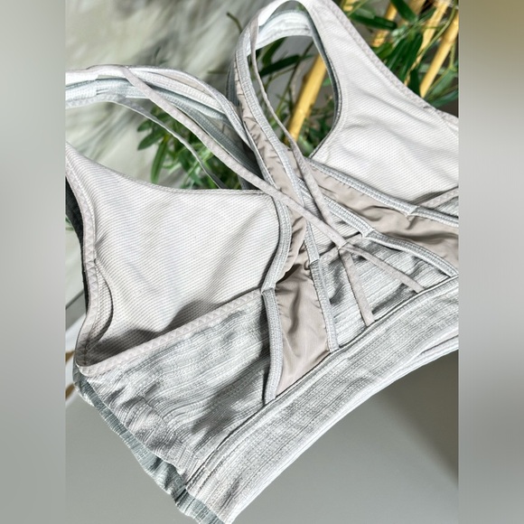 Athleta Sport Bra Medium Strappy Crossback Gray Pull On Medium Impact - Picture 5 of 6